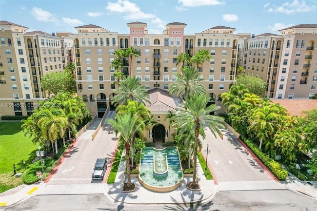 Building Photo - 520 SE 5 Ave