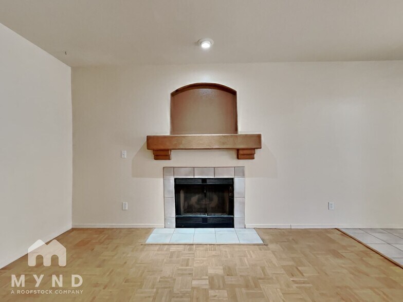 Building Photo - 3696 W Sunglade Dr