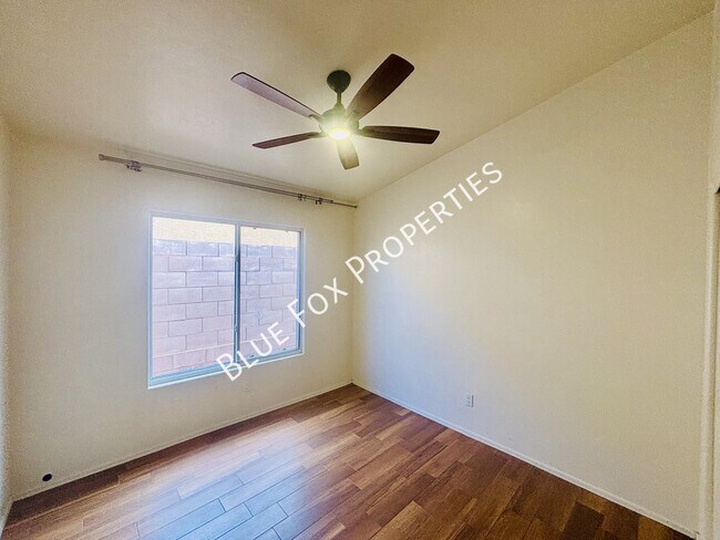 Building Photo - 10451 N Calle Verano Seco