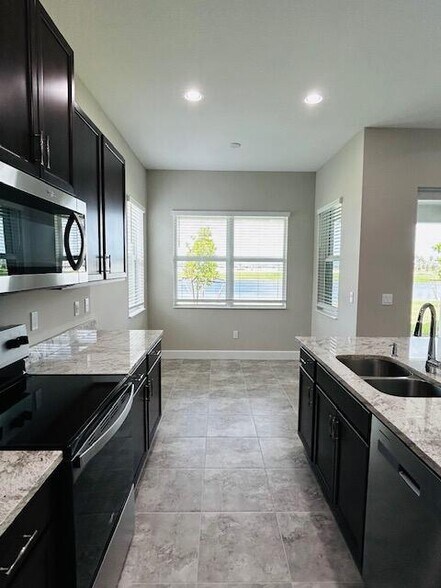 Building Photo - 5477 Liberty Ln