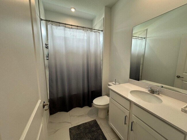 Building Photo - 10230 SW Orana Dr
