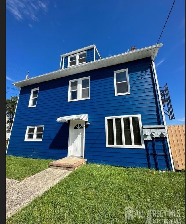 Primary Photo - 1061 King Georges Post Rd