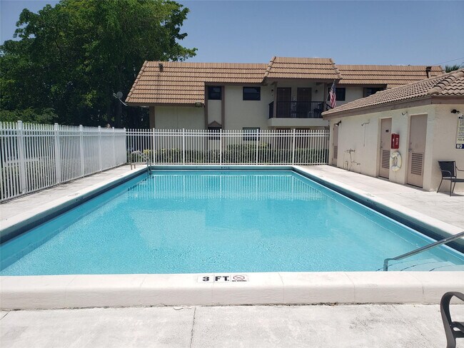 Building Photo - 12252 Royal Palm Blvd