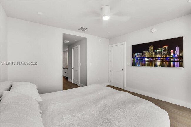 Building Photo - 92 SW 3rd St