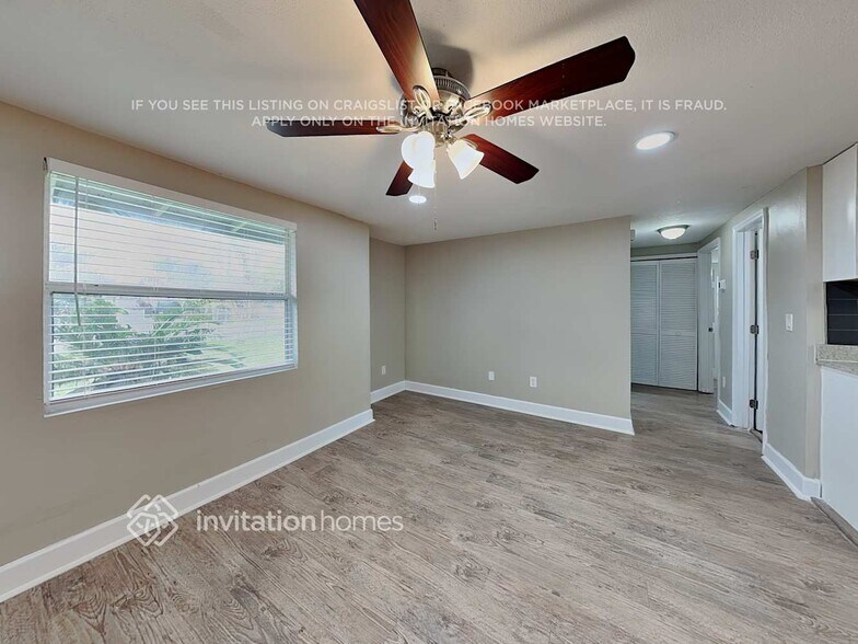 Building Photo - 201 Spring Lake Cir