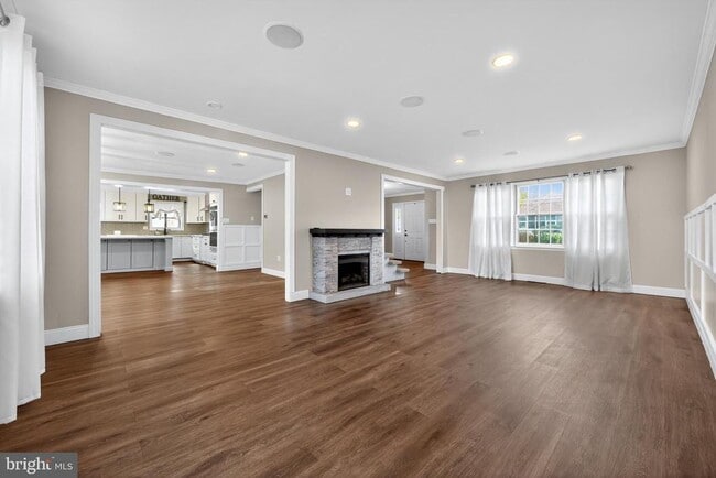 Building Photo - 335 Connecticut Ave