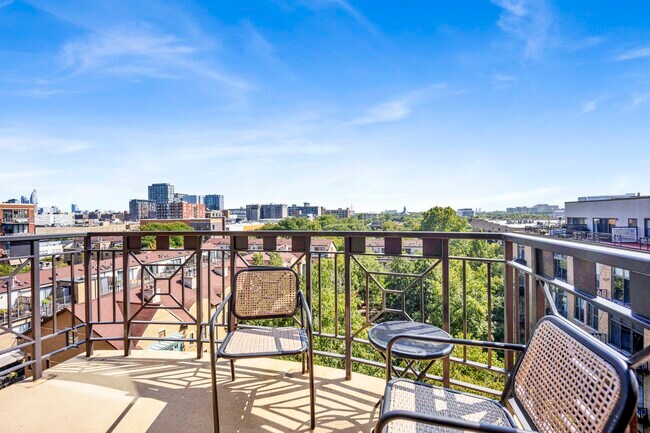 Building Photo - 1301 W Madison St