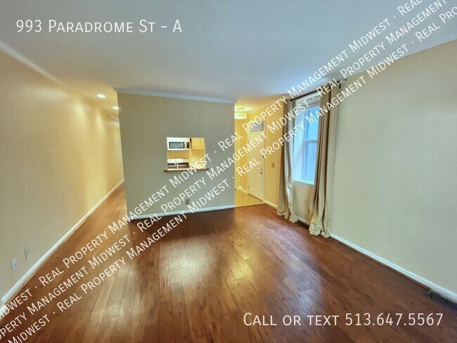 Building Photo - 993 Paradrome St