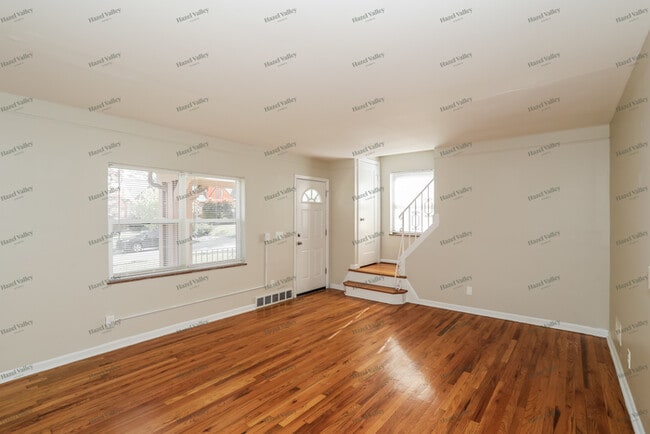 Building Photo - 3254 Hanna Ave