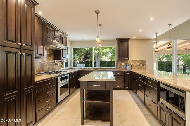 Building Photo - 3805 Mainsail Cir