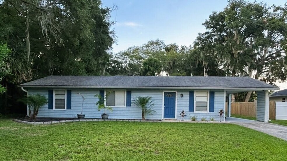 Building Photo - 3411 Needle Palm Dr