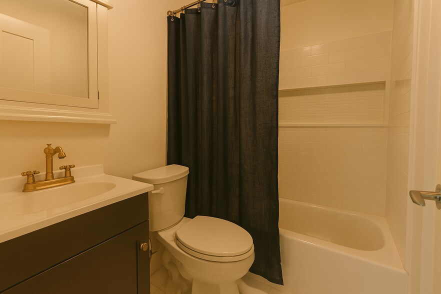 Building Photo - 3808 Woodmont Ln