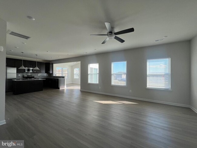 Primary Photo - 35 Signal Knob Cottage Dr