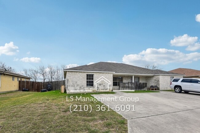 Building Photo - 7636 Oak Chase