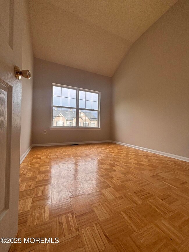 Building Photo - 8 Fiddlers Elbow Ct