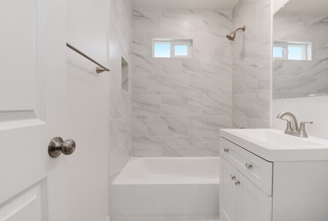 Building Photo - 4028 Casita Way