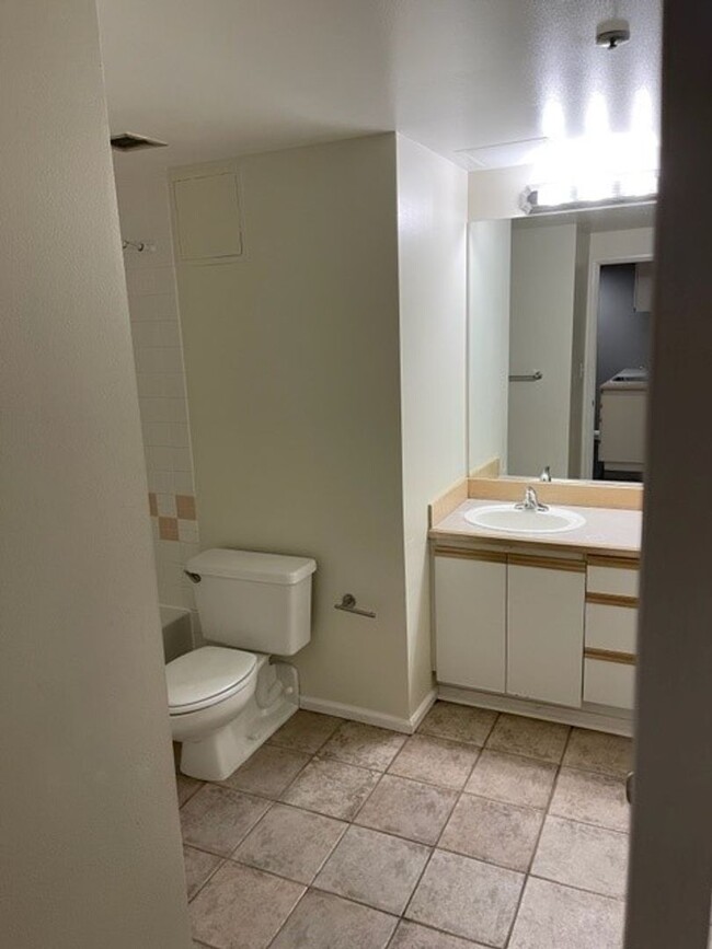 Building Photo - Upscale 1bd 1bath in Heart of Beltown With...