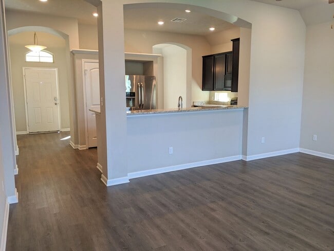 Building Photo - Available August 2026! Beautiful Home in Bryan!