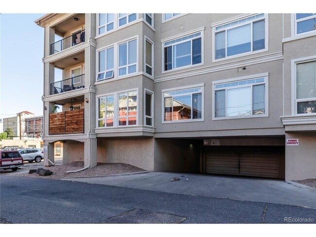 Building Photo - Beautiful 2 bedroom Condo in Uptown Area