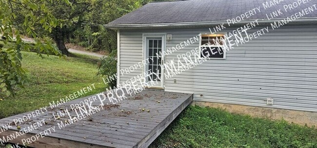 Building Photo - 140 S Elmwood St