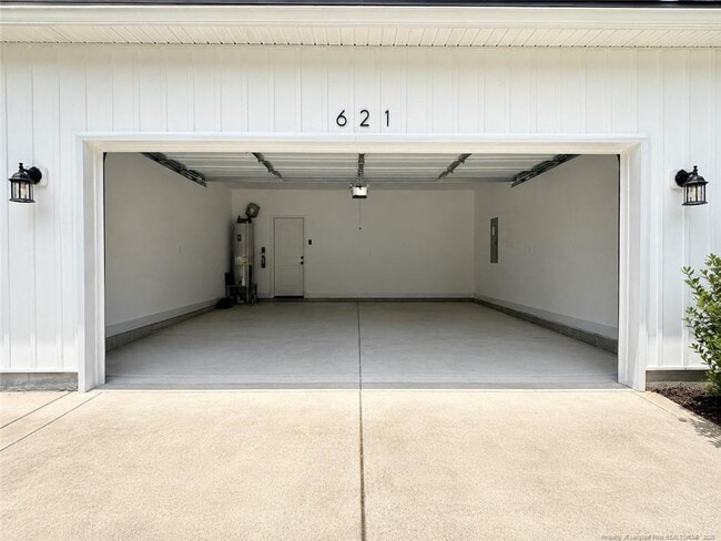 Building Photo - 621 Blawell Cir