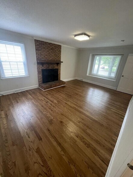 Building Photo - 812 Glen Eden Dr