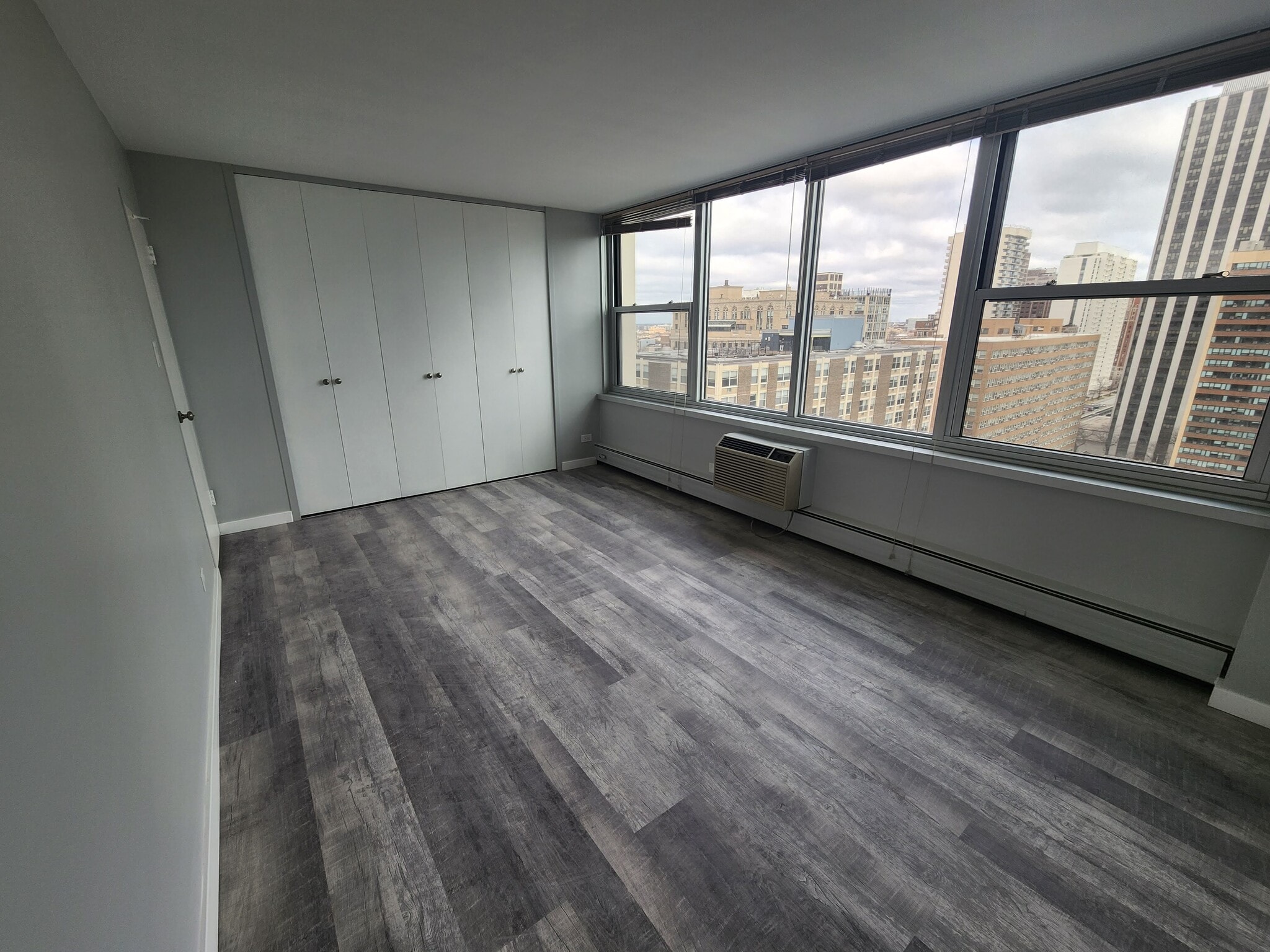 Unit #1802 Bedroom - 336 W Wellington Ave