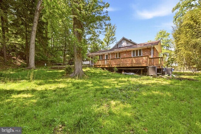 Building Photo - 8400 Thornden Terrace