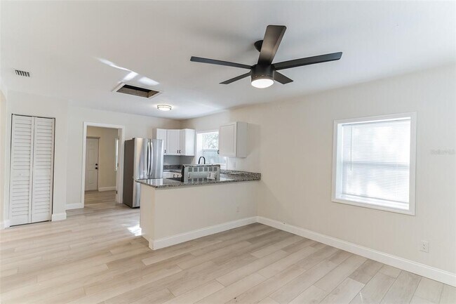 Building Photo - 6310 Belle Isles Dr