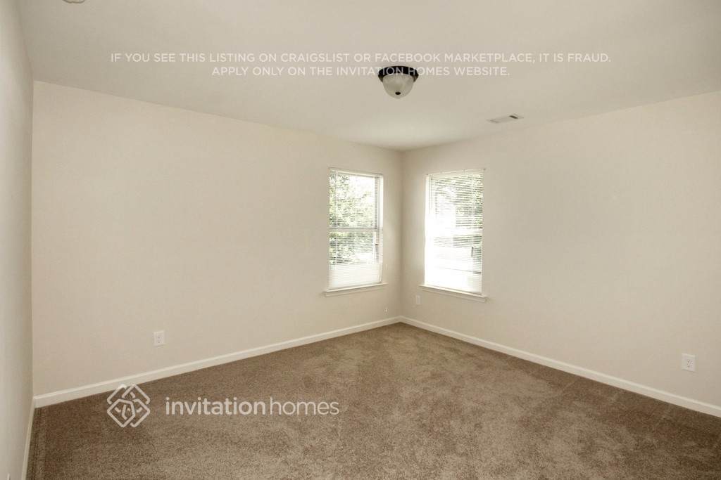 Building Photo - 4253 Violet Way Ct