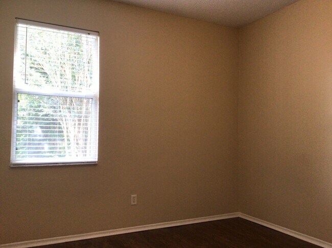 Building Photo - 1006 Drift Creek Cove
