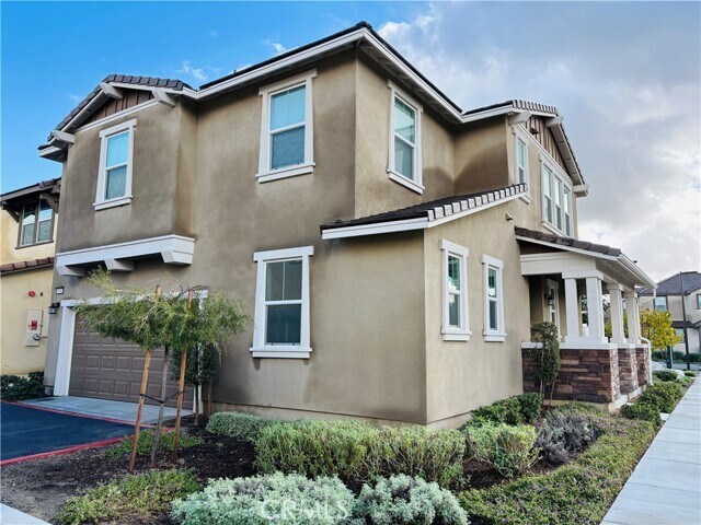 Building Photo - 40681 Birchfield Dr