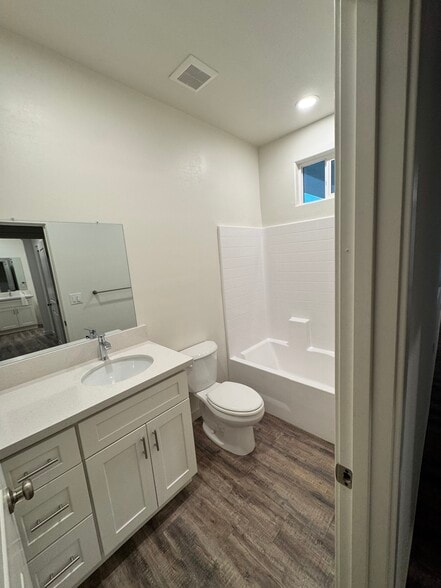 Building Photo - 6006 Cougar Trl