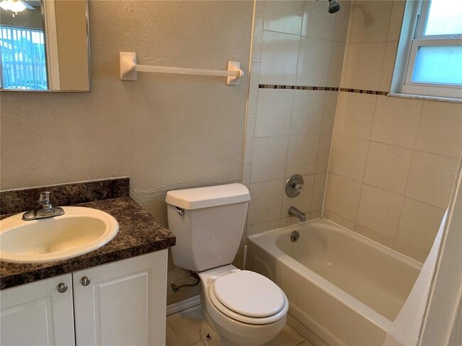 Building Photo - 2433 Barley Club Dr