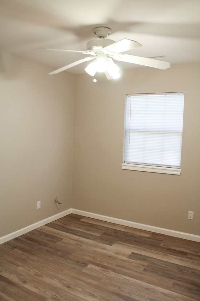 Building Photo - 542 Glacier Dr