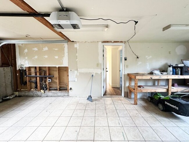 Building Photo - 725 Mimosa Ave