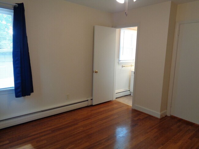 Building Photo - Ardmore-Brick House for Rent on Miller St.