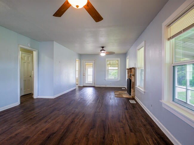 Building Photo - 6141 E Farm to Market 1431