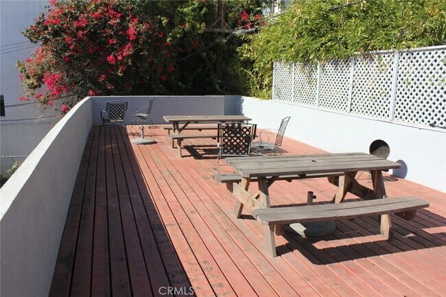 Building Photo - 11921 Goshen Ave