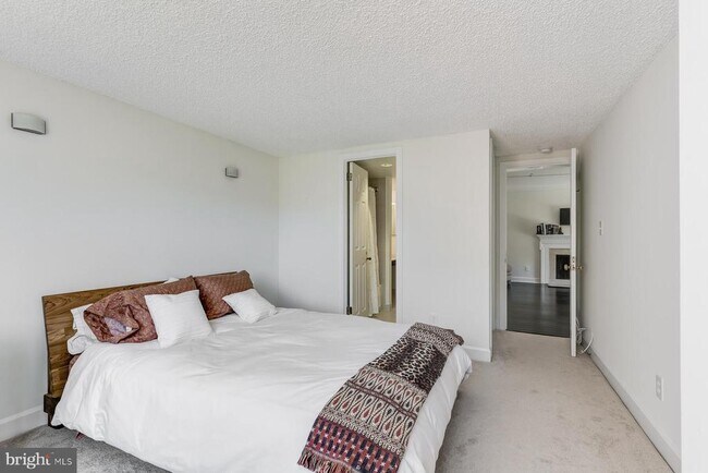 Building Photo - 1080 Wisconsin Ave NW