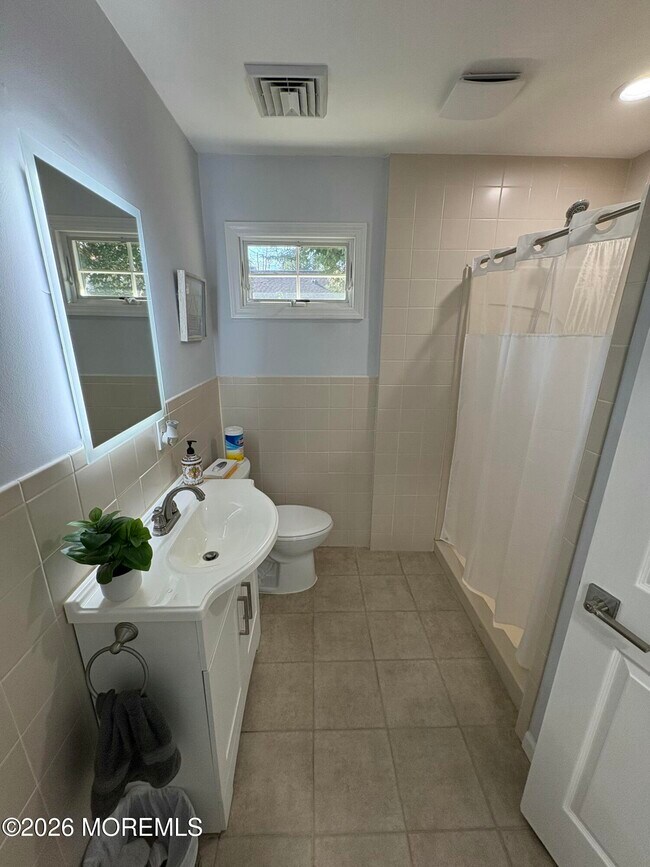 Building Photo - 41 Brookwillow Ave