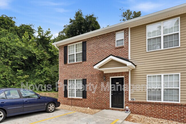 Building Photo - 521 Lawson St