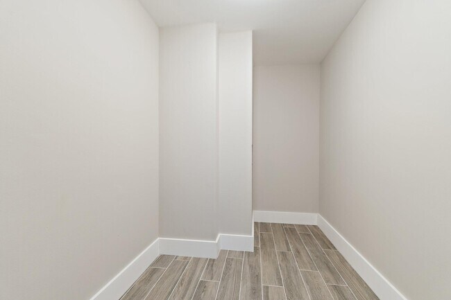 Building Photo - 108 Paradise Harbour Blvd