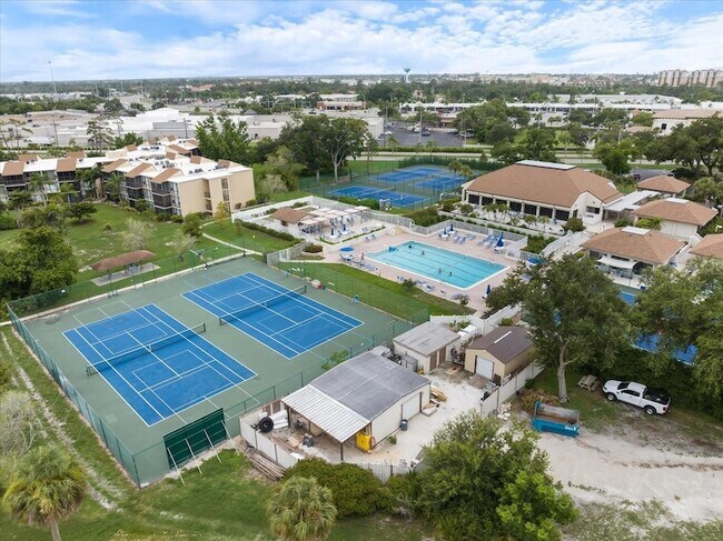 Building Photo - 612 Bird Bay Dr S