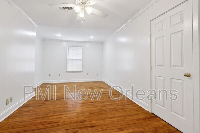 Building Photo - 12 Oaklawn Dr