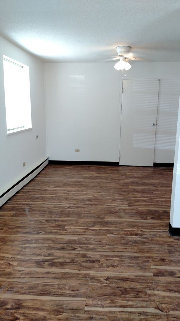 Interior Photo - Clark Street