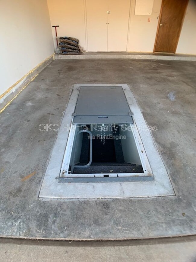 Building Photo - 16313 Everglade Ln