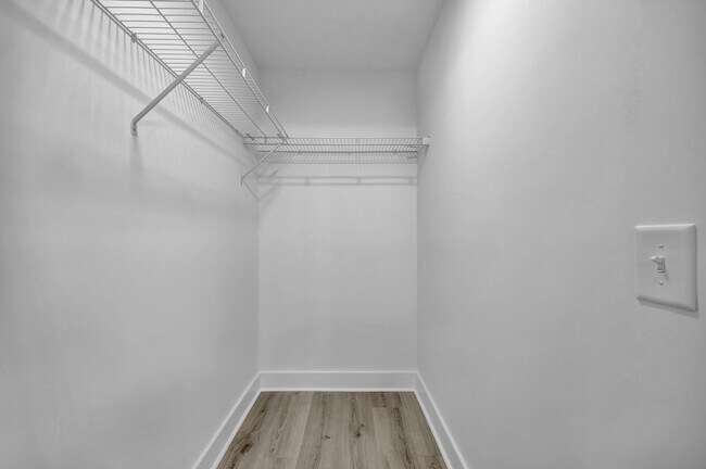 Building Photo - 101 N 6th St