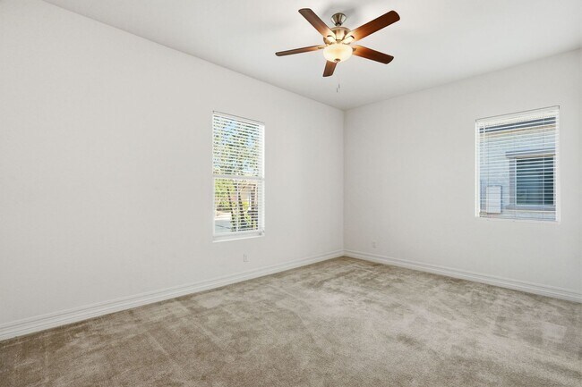 Building Photo - Gated Community Amazing ameneties