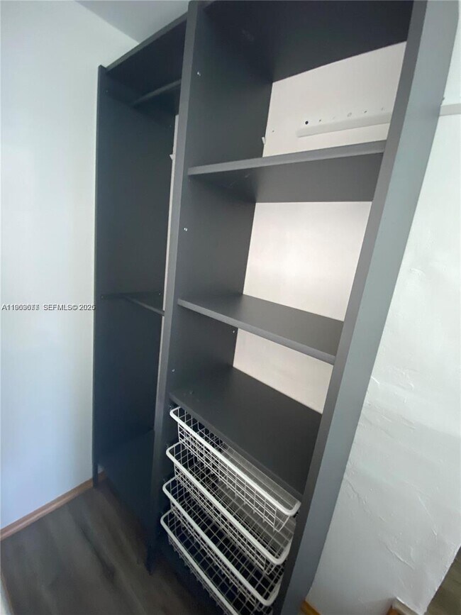 Building Photo - 705 NE 87th St